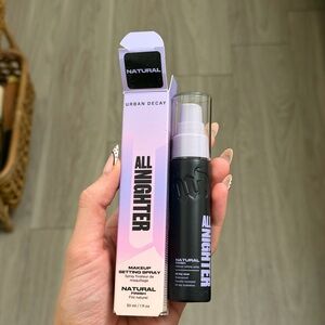 Urban Decay All Nighter Setting Spray - Black and Purple